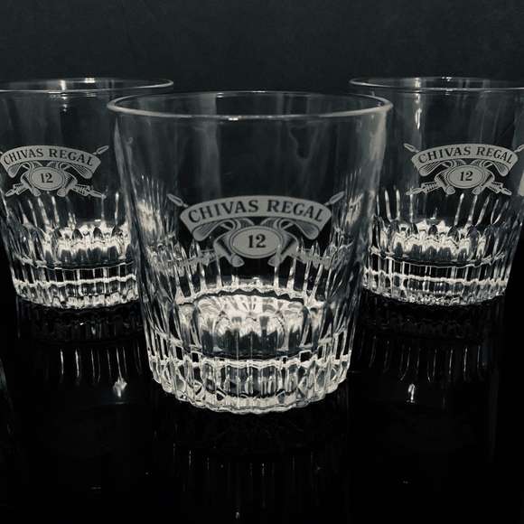 Sold! CHIVAS REGAL 12 ETCHED WHISKEY GLASS  (5) - Picture 4 of 5